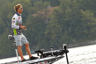 Chad Pipkens fishes a drop shot during the 2013 St Lawrence River Showdown