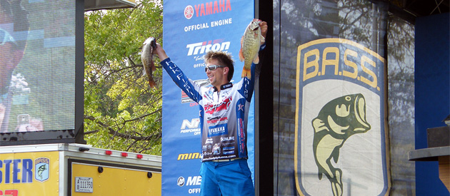 Chad Pipkens with 2 bass on day 3 of the Bassmaster Elite Series Lake St. Clair tournament