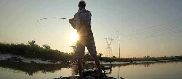 Chad Pipkens when to throw what spinnerbait verses chatterbait video