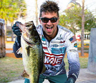 Chad Pipkens with his 8 pound St. Johns River big bass at the 2022 Elite Series event #1