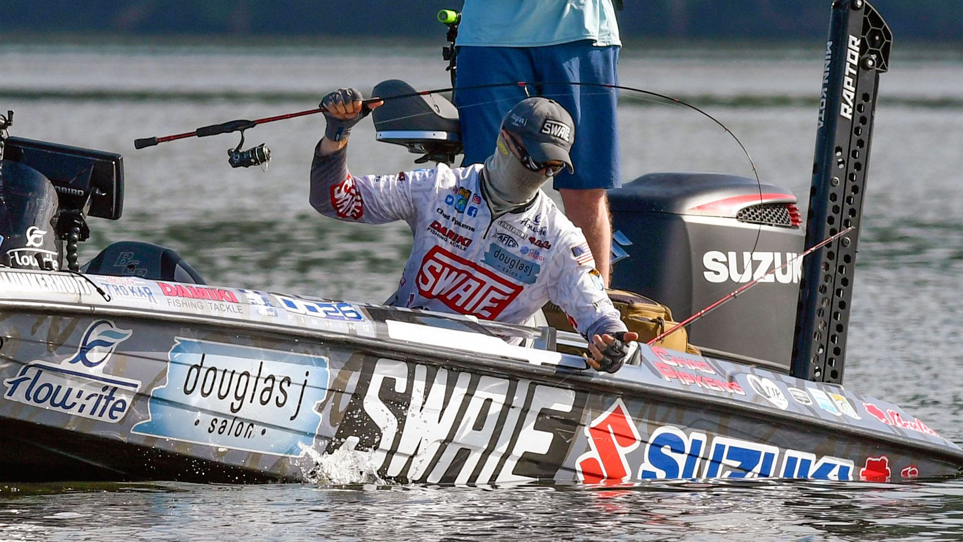 Chad Pipkens landing bass 2022-06-03 q1-2022 1920X1080 t456z