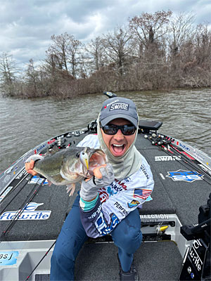 Chad Pipkens Toledo Bend 6-pounder on a Damiki squarebill crankbait